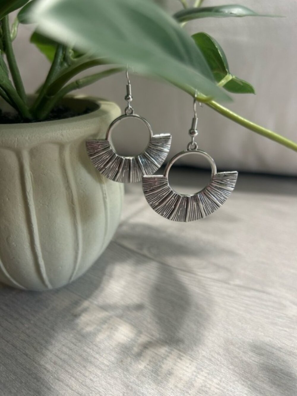 Vintage Boho Antique Silver Tone Fan Sunburst Drop Earrings - NWOT